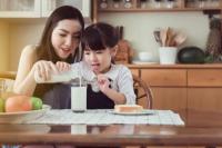 Waspada, Ini Risiko Paparan Gula Tambahan pada Anak-anak