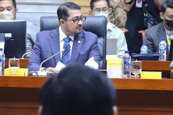 Menteri Ekonomi Kreatif (Menekraf) Teuku Riefky Harsya (Foto: Instagram/@teukuriefky) 
