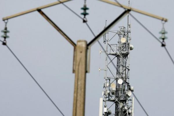 Eropa Bersiap untuk Pemadaman Jaringan Telepon Seluler
