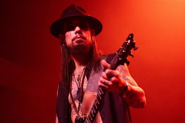 Derita Long Covid-19, Dave Navarro Absen Tur Bareng Jane`s Addiction dan Smashing Pumpkins
