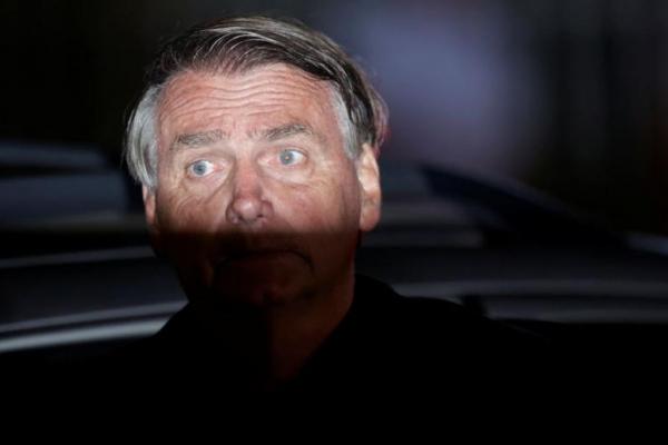 Diselidiki soal Vaksin COVID, Rumah Mantan Presiden Brasil Bolsonaro Digerebek