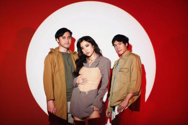 Vierratale Remake Ulang  "Semua Tentangmu ( Orchestral Version )" Kedalam Bentuk Video