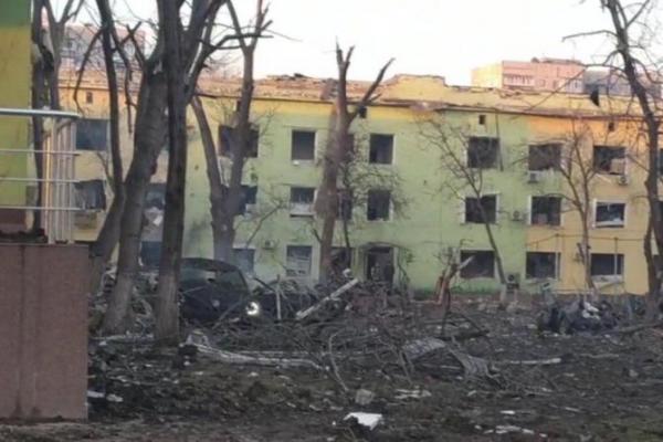 Ukraina: Roket Rusia Hantam Rumah Sakit, Seorang Dokter Tewas 