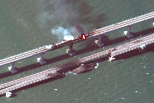 Putin Tuduh Ukraina sebagai Teroris Atas Ledakan Jembatan Krimea