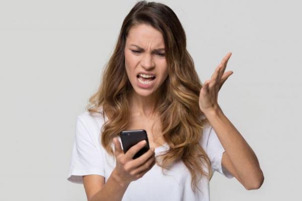 Kurangi Main Medsos Untuk Kesehatan Mental