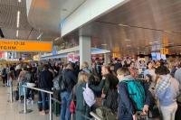 Bandara Schiphol Amsterdam Kacau Akibat Pengurangan Staf
