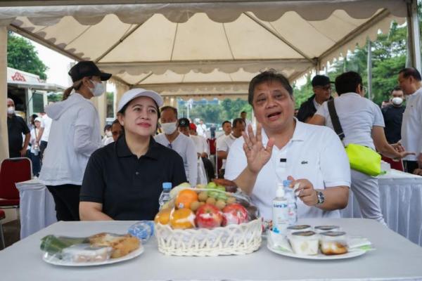 Bertemu di Monas, Puan Bacakan Pantun untuk Airlangga