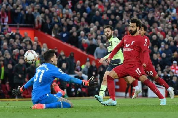 Buru Ederson, Al-Nassr Siapkan Tawaran Fantastis