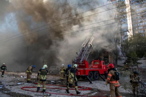 Sebut Kejahatan Perang, Amerika Kutuk Serangan Rusia ke Apartemen di Kyiv