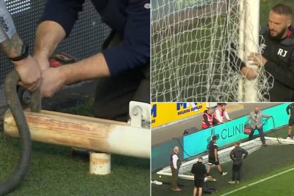 Hull City Menggergaji Gawang Sebelum Kick Off Karena Terlalu Besar 