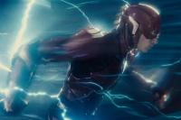 The Flash Debut di CinemaCon, Easter Egg dan Sorakan untuk Batman Michael Keaton