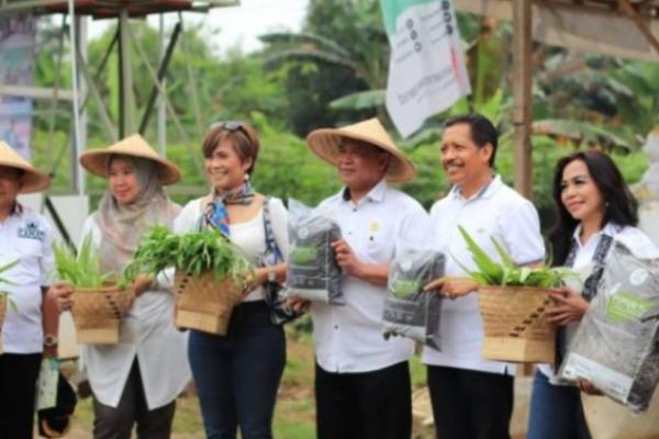 Lewat Program Ini, Petani Rumpin Bisa Garap Lahan Milik Sinar Mas Land