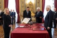 Meloni dari Sayap Kanan Dilantik sebagai Perdana Menteri Wanita Pertama Italia