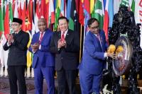 Ketua MPR dan Menkopolhukam Buka Konferensi Internasional MPR Dunia