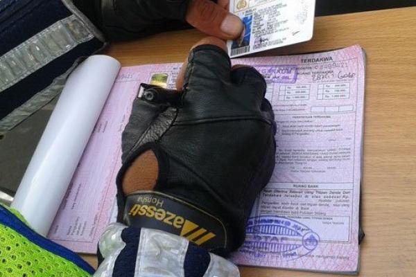 Terapkan ETLE, Buku Tilang Ditarik dari Polantas