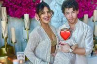 Nick Jonas dan Priyanka Chopra Rayakan Festival Diwali Pertama dengan Sang Putri Malti