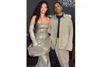 Nyanyikan Soundtrack, Rihanna dan A$AP Rocky Hadiri Premiere Black Panther: Wakanda Forever