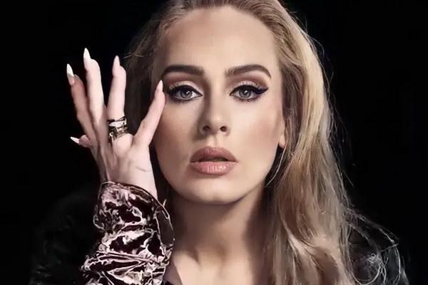 Menginjak Usia 36 Tahun, Adele Merasa Bahagia dengan Karier dan Kehidupan Romantisnya (FOTO: GETTY IMAGES) 