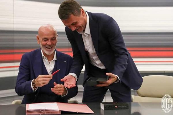 AC Milan Perpanjang Kontrak Manajer Stefano Pioli Hingga 2025 (foto: acmilan.com) 