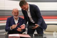 AC Milan Perpanjang Kontrak Manajer Stefano Pioli Hingga 2025 (foto: acmilan.com)