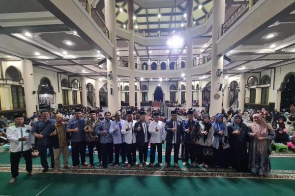 Yandri Susanto Beri Kunci Sukses Hidup ke Santri Ponpes Al Mukminun Kaltara