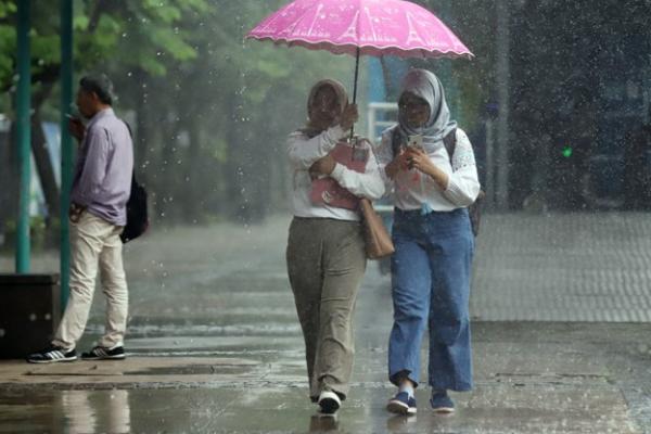 BMKG Prakirakan Jakarta Diguyur Hujan Mulai Sore Nanti