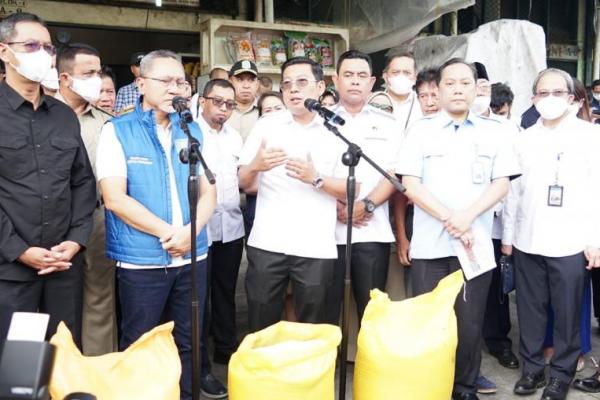 Kendalikan Inflasi Pangan, NFA Pastikan Stok dan Harga Beras di Pasar Induk Cipinang Aman dan Terken