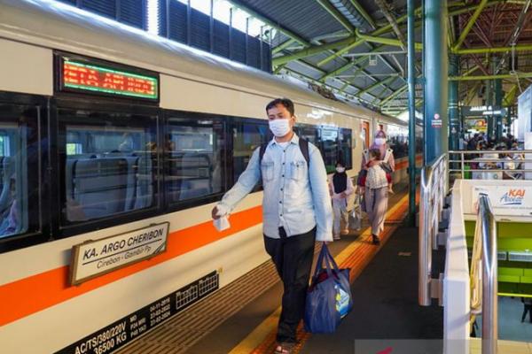 H-2, Stasiun Gambir Berangkatkan 217 Ribu Pemudik
