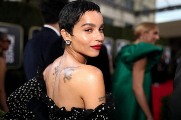 Punya Lusinan Gambar di Tubuhnya, Zoe Kravitz Ingin Hapus Tato Setelah Berusia 30 Tahun