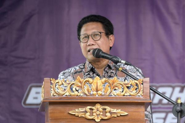 Perjuangkan Periode Kades 9 Tahun, Gus Halim Pukul Gong 9 Saat Launcing Bumkalma