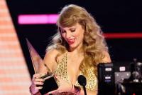 Taylor Swift Raih Artist of the Year dan Sapu Bersih 5 Nominasi Lainnya di AMA 2022
