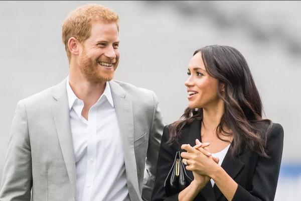 Pangeran Harry dan Meghan Markle Bikin Video Kejutan untuk Perpisahan Elton John