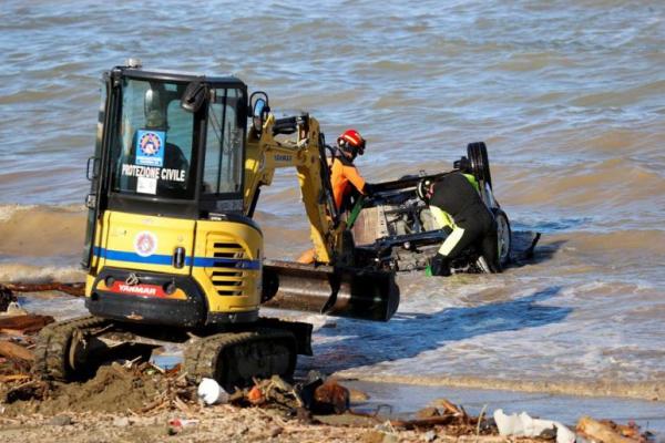Penyelam Dikerahkan Mencari Korban Longsor di Pulau Ischia Italia