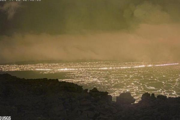 Gunung Berapi Mauna Loa di Hawaii Mulai Meletus, Level Siaga Dinaikkan