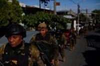 El Salvador Kerahkan 10.000 Tentara ke Pinggiran Kota yang Dikuasai Geng