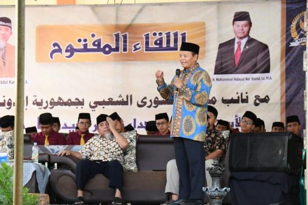 Di Ponpes Baitul Quran Cirata, HNW Ajarkan Kiat Sukses Jadi Santri Dan Politisi Untuk Bangun Negeri