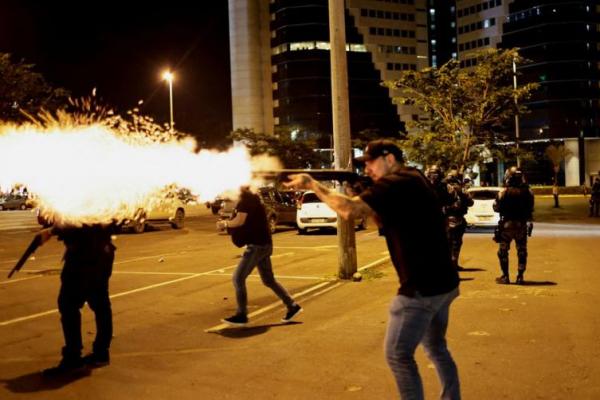 Tolak Kekalahan Pemilu Brasil, Pendukung Bolsonaro Serang Markas Polisi