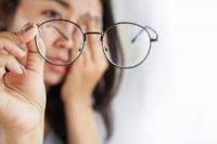 Jika 8 Tanda Ini Muncul, Artinya Anda Harus Segera Ganti Kacamata