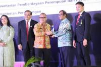 Kementan Raih Peringkat 1 Kementerian Paling Informatif 2022 dari KIP