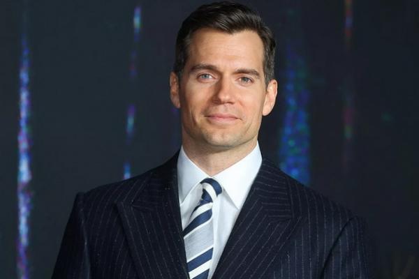 Tanggalkan Jubah, Henry Cavill Pamit Tidak Lagi Jadi Superman