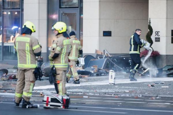 Akuarium Raksasa Berlin Meledak, 1.500 Ikan Tumpah ke Jalan