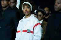 Naomi Ackie Hidupkan Kembali Pertunjukan Ikonik Super Bowl di Film Whitney Houston