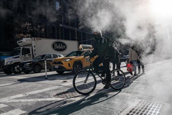 Badai Salju Amerika Tewaskan 16 Orang dan Telantarkan Ribuan Penumpang Pesawat