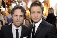 Mark Ruffalo Minta Fans Berdoa untuk Kesembuhan Aktor `Hawkeye` Jeremy Renner