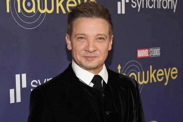 Jalani Operasi Usai Kecelakaan, Begini Kondisi Pemeran `Hawkeye` Jeremy Renner
