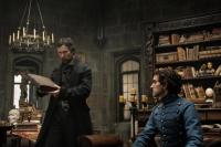 Review Film The Pale Blue Eye, Detektif Edgar Allan Poe Selidiki Pembunuhan Seorang Kadet