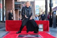 Billy Idol Raih Penghormatan Bintang di Hollywood Walk of Fame
