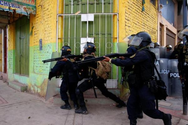 Setidaknya 12 Tewas dalam Protes Anti-Pemerintah di Peru Selatan