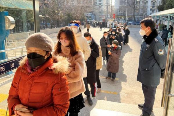 Pembatasan Covid Dicabut, Warga China Buru-buru Perbarui Paspor