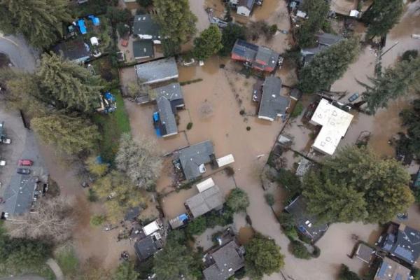 Biden Umumkan Keadaan Darurat Badai California dan Tornado Alabama